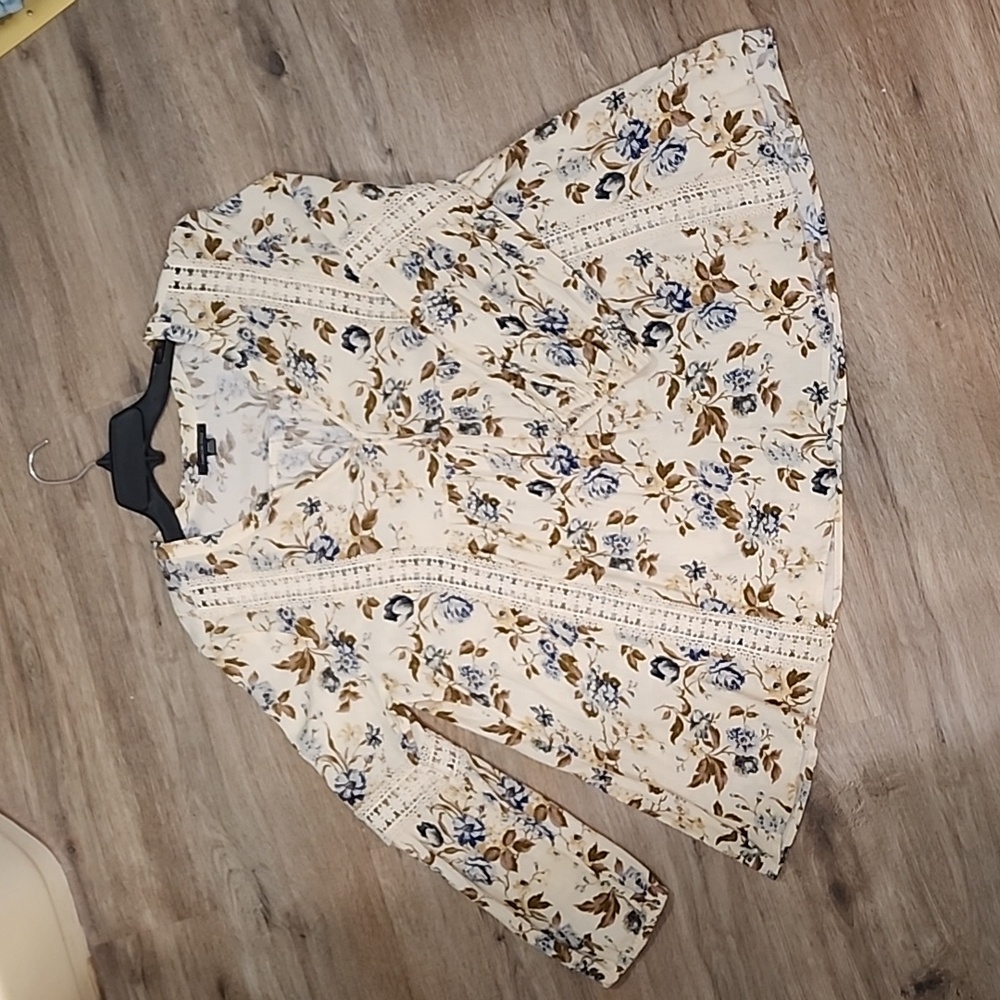American Eagle Floral Top